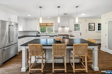 138 Melrose Place Ridgewood NJ 07450