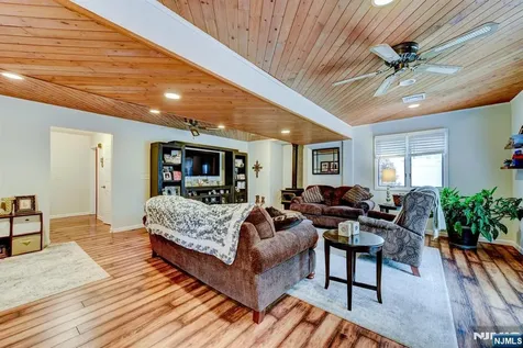 52 Ashburn Road Wayne NJ 07470