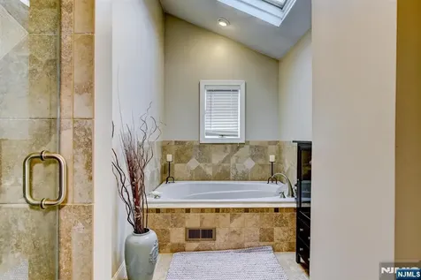 52 Ashburn Road Wayne NJ 07470