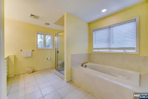 52 Ashburn Road Wayne NJ 07470