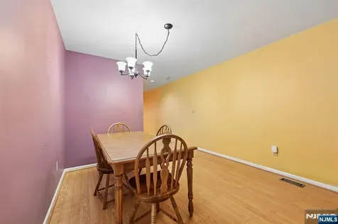 80 Lexington Lane Wayne NJ 07470