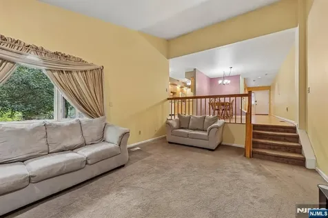 80 Lexington Lane Wayne NJ 07470