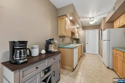 80 Lexington Lane Wayne NJ 07470