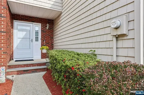 80 Lexington Lane Wayne NJ 07470