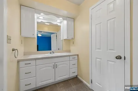 80 Lexington Lane Wayne NJ 07470
