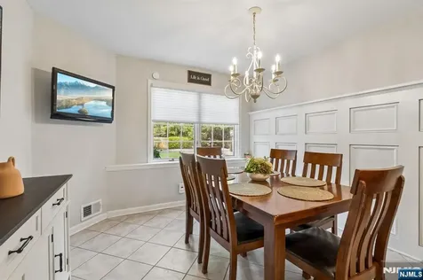 1 Beekman Hill Road Caldwell NJ 07006