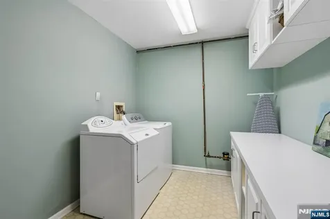 1 Beekman Hill Road Caldwell NJ 07006