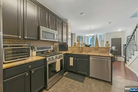 1 Clover Lane Garfield NJ 07026