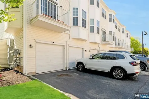 1 Clover Lane Garfield NJ 07026