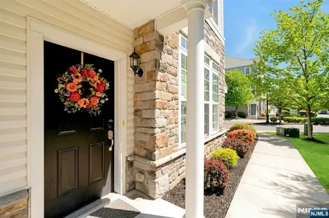 1 Clover Lane Garfield NJ 07026