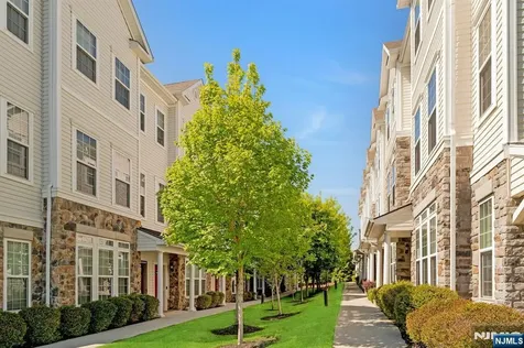 1 Clover Lane Garfield NJ 07026