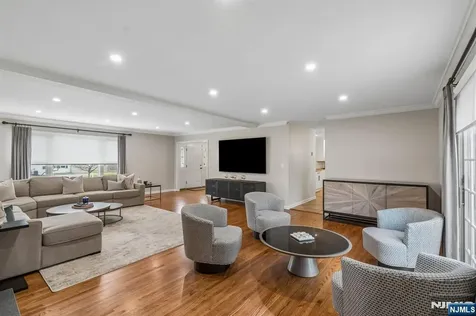 2 Barnstable Court Morris Township NJ 07960