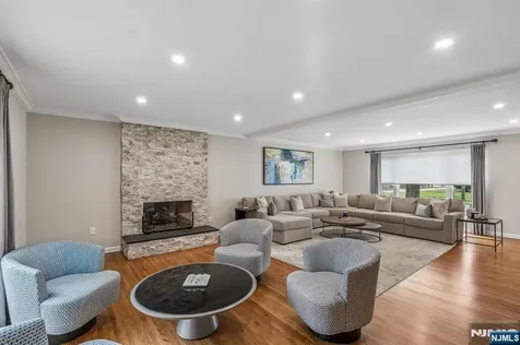 2 Barnstable Court Morris Township NJ 07960