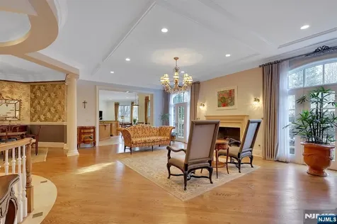 414 Bellaire Drive Demarest NJ 07627