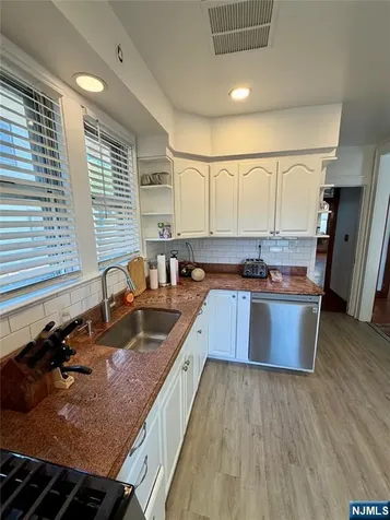 27 Roosevelt Avenue Dumont NJ 07628