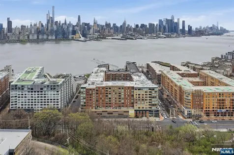 6040 Boulevard East West New York NJ 07093