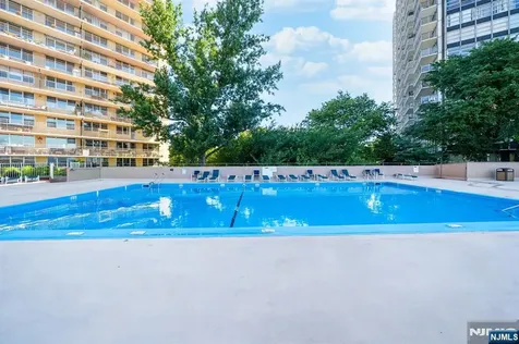 6040 Boulevard East West New York NJ 07093