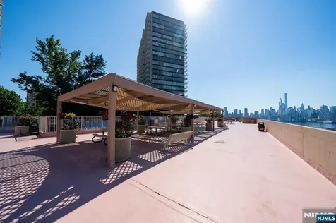 6040 Boulevard East West New York NJ 07093