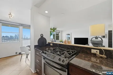 6040 Boulevard East West New York NJ 07093