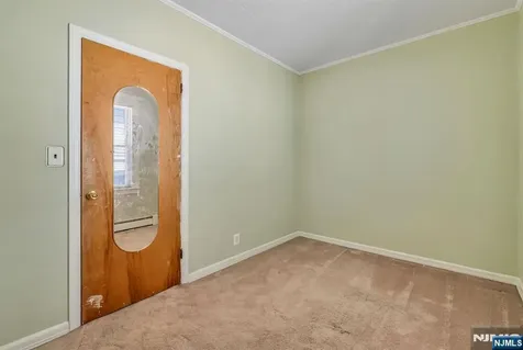 54 Gall Avenue Elmwood Park NJ 07407