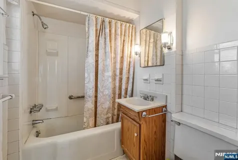 54 Gall Avenue Elmwood Park NJ 07407