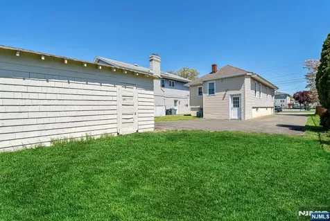 54 Gall Avenue Elmwood Park NJ 07407