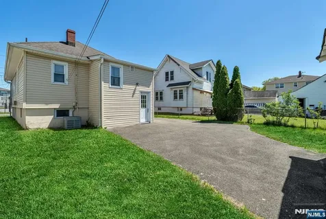 54 Gall Avenue Elmwood Park NJ 07407