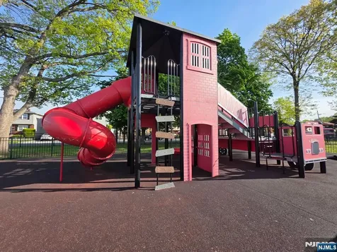 54 Gall Avenue Elmwood Park NJ 07407