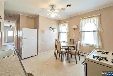 54 Gall Avenue Elmwood Park NJ 07407