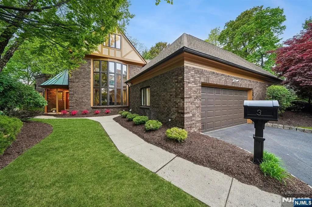 3 Kips Ridge Montclair NJ 07042