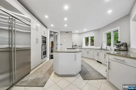 3 Kips Ridge Montclair NJ 07042