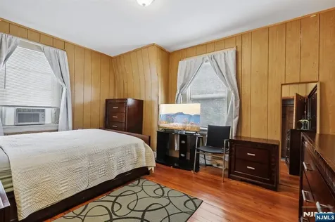 86 Burchard Avenue East Orange NJ 07017