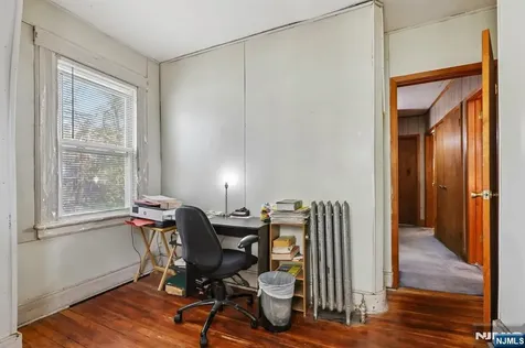 86 Burchard Avenue East Orange NJ 07017