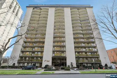 150 Overlook Avenue Hackensack NJ 07601