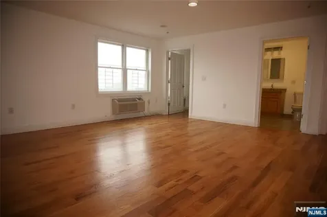 315 7th Street Union City NJ 07087