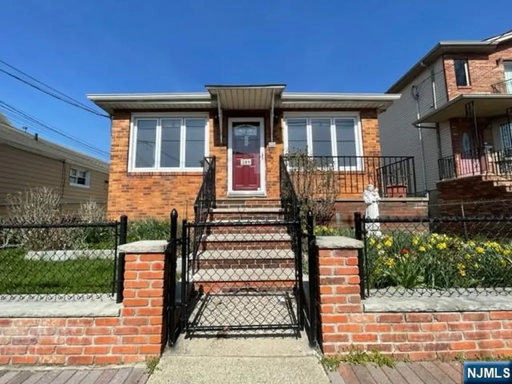 209 8th Street Fairview NJ 07022