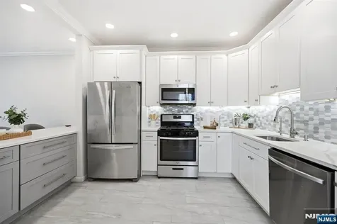 419 Hartford Drive Nutley NJ 07110