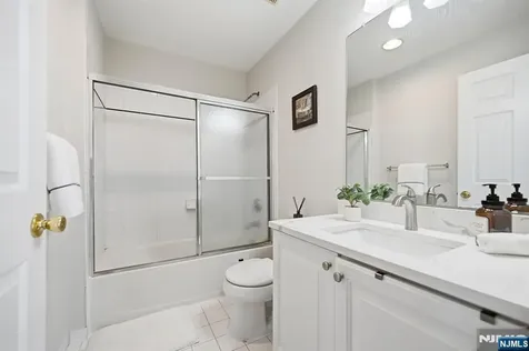 419 Hartford Drive Nutley NJ 07110