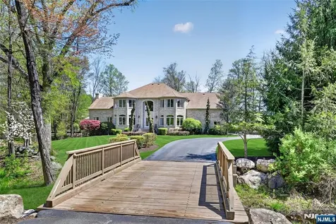 9 Heller Court Mahwah NJ 07430