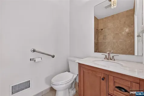 9 Heller Court Mahwah NJ 07430