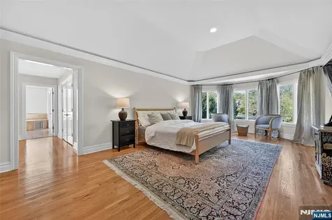 9 Heller Court Mahwah NJ 07430