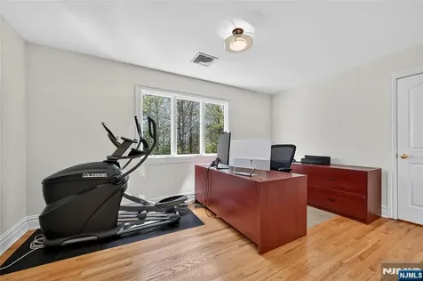 9 Heller Court Mahwah NJ 07430