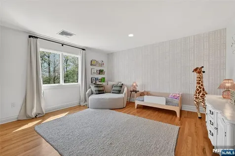 9 Heller Court Mahwah NJ 07430