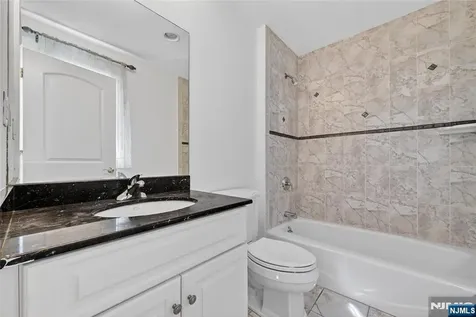 9 Heller Court Mahwah NJ 07430