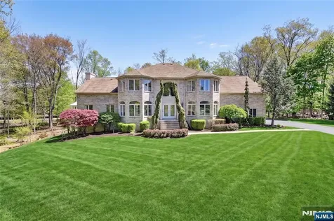9 Heller Court Mahwah NJ 07430