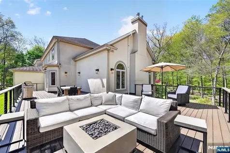 9 Heller Court Mahwah NJ 07430