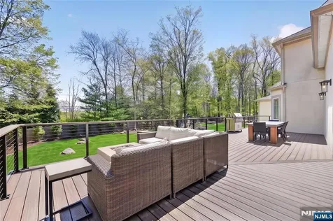 9 Heller Court Mahwah NJ 07430