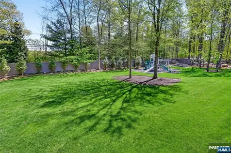 9 Heller Court Mahwah NJ 07430