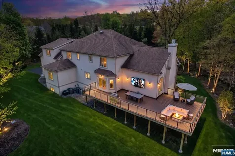 9 Heller Court Mahwah NJ 07430