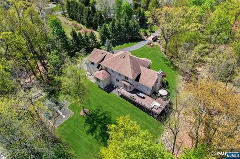 9 Heller Court Mahwah NJ 07430